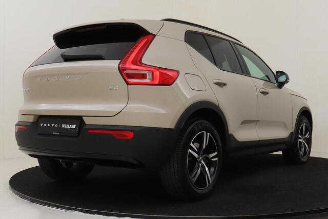 Volvo XC40 B4 (M-HYBRID) PLUS DARK -HARMAN/KARDON|CAMERA|ADAP.CRUISE|POWER-SEATS|VERW.VOORRUIT|PRIVACY.GLAS|TREKHAAK|18"
