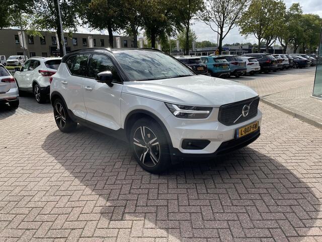 Volvo XC40 1.5 T3 R-Design Automaat | Lounge-pack | Panoramadak | Navigatie | Harman/Kardon | Half-leder | Trekhaak