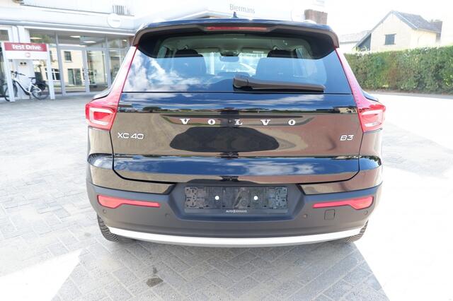 Volvo XC40 2.0 B3 Core Mild-Hybrid / INCL. Fabrieks-garantie / Verkoopklaar