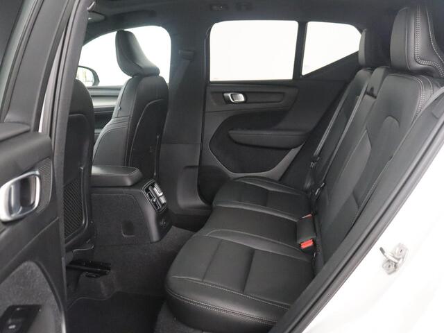Volvo XC40 2.0 B3 Business Edition | SOH 90,7% | Panoramadak | Leder | Cruise control | Harman/Kardon | Stuur/stoel verwarming | Climate control | Carplay | Camera | Park assist | PHEV