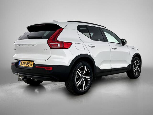 Volvo XC40 2.0 B4 Plus Dark | Trekhaak | Panoramadak | Stoelverwarming |