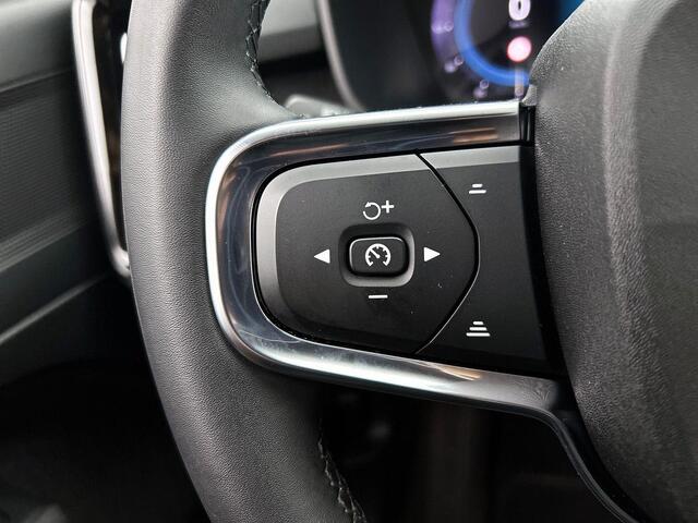 Volvo XC40 Recharge Core | Stoelverwarming | Getint glas | Achteruitrijcamera |