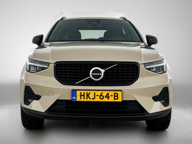 Volvo XC40 2.0 B4 Plus Dark | Trekhaak | Stoel + Stuurverwarming | All-season banden |