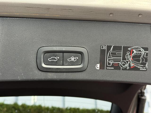Volvo XC40 T5 Recharge Inscription | Trekhaak | Keyless | Bliss | Elektrische stoelen |