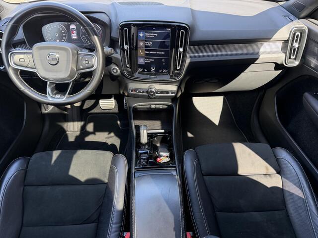 Volvo XC40 1.5 T3 Inscription / Elektrische Wegklapbare Trekhaak ( 1600 KG Trekgewicht) / Stoelverwarming / Schuif Kantel Dak / Elektrische Achterklep / Apple Carplay