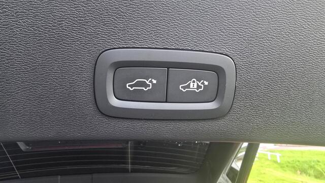 Volvo XC40 2.0 B4 Plus Black Edition |NAP|1e eigenaar|Pano|Harman&Kardon