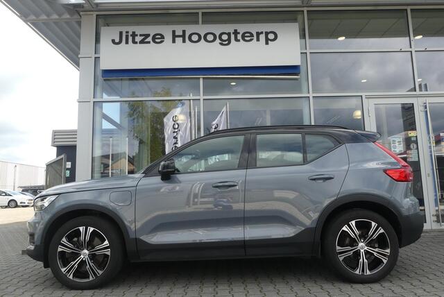 Volvo XC40 1.5 T4 Recharge R-Design ELEKT. TREKHAAK, STOELVERWARMING, LEER/ALCANTARA, ADAPT. CRUISE, CLIMA, NAVI, CAMERA, PDC V&A, APPLE CARPLAY/ANDROID AUTO, KEYLESS, HARMAN/KARDON, ELEKT. ACHTERKLEP, 131.273KM