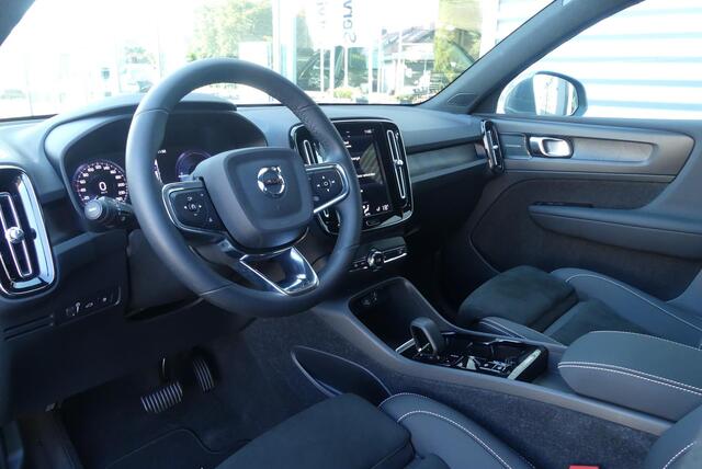 Volvo XC40 1.5 T4 Plug-in hybrid Plus Bright WINTER PACK, MEMORY, ADAPT. CRUISE, CLIMA, NAVI, CAMERA, PDC V&A, APPLE CARPLAY/ANDROID AUTO, BLIS, KEYLESS, HARMAN KARDON, ELEKT. ACHTERKLEP, ELEKT. STOELEN, 13.716KM