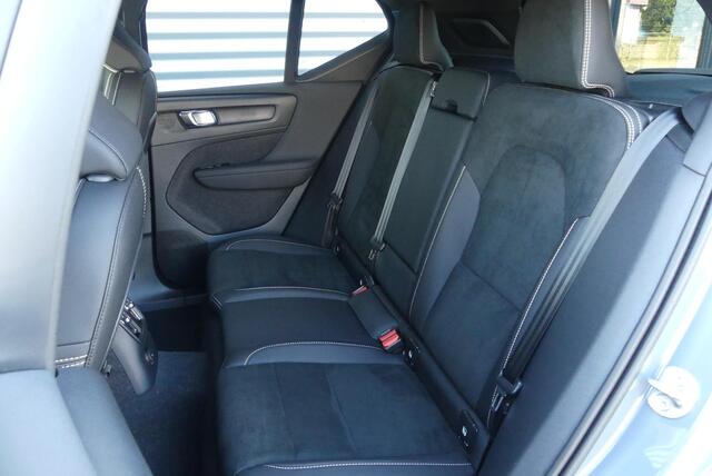 Volvo XC40 1.5 T4 Plug-in hybrid Plus Bright WINTER PACK, MEMORY, ADAPT. CRUISE, CLIMA, NAVI, CAMERA, PDC V&A, APPLE CARPLAY/ANDROID AUTO, BLIS, KEYLESS, HARMAN KARDON, ELEKT. ACHTERKLEP, ELEKT. STOELEN, 13.716KM
