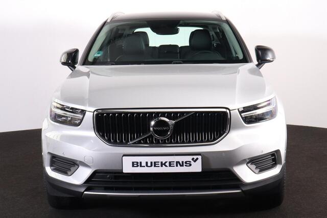 Volvo XC40 T4 Momentum - Parkeercamera achter - Parkeersensoren voor & achter - Cruise control - Inklapbare trekhaak - 18' LMV