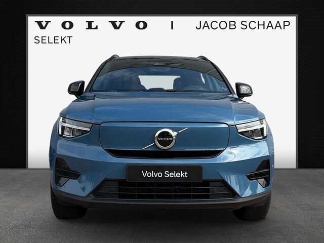 Volvo XC40 Extended Range Plus 82 kWh / Fjord Blue / Trekhaak / Achteruitrijcamera / Stoel- en stuurverwarming /