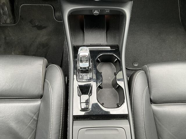 Volvo XC40 Inscription T4 | 190PK | LED | Trekhaak | Camera | Leer | Navi | Stoelverw. | 18" R-Design Diamond | ECC | ACC