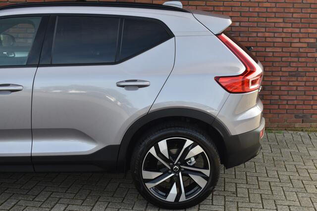 Volvo XC40 B4 211PK Plus Dark | Trekhaak | 20 inch | 360 Camera | Panoramadak