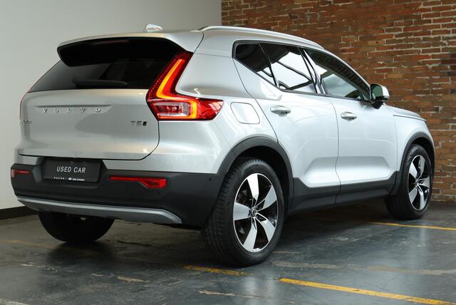 Volvo XC40 T5 AWD Intro Edition | Semi Electrische-wegklapbare trekhaak | 360° Parkeercamera | | Harman Kardon Premium Audio | Panoramadak | Lederen bekleding | Adaptieve Cruise Control | Dodehoekdetectie | Volvo on Call | Parkeerverwarming | Parkeersensoren voor + achter
