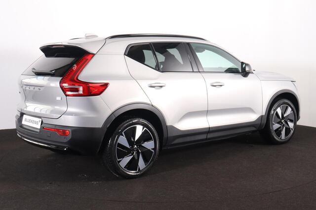 Volvo XC40 Extened Range Core 82 kWh - IntelliSafe Assist & Surround - Parkeercamera achter - Verwarmde voorstoelen, stuur & achterbank - Parkeersensoren voor & achter - Draadloze tel. lader - Warmtepomp - Extra getint glas - Inklapbare trekhaak - 19' LMV