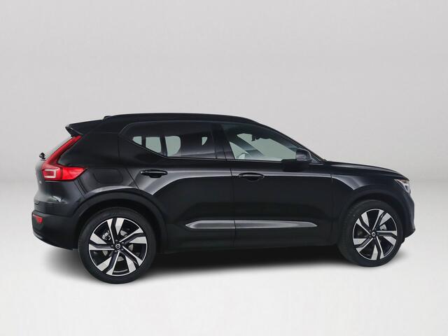 Volvo XC40 B4 Plus Dark | Panoramadak | 360° camera | Harman Kardon | Stoel- en stuurverwarming | Trekhaak