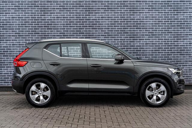 Volvo XC40 2.0 T4 Inscription | Trekhaak | Panoramadak | Achteruitrijcamera | BLIS | Cruise Control Adaptief | Elektrisch Verstelbare Voorstoelen | Navigatie | Apple Carplay | Android Auto | Keyless Entry | LED Koplampen Adaptief