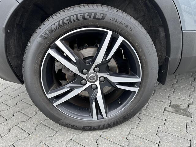 Volvo XC40 2.0 T4 AWD R-Design Pano|H&K|360|ACC