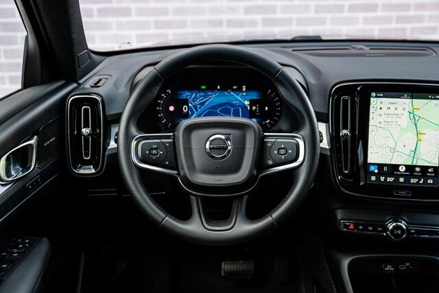 Volvo XC40 2.0 B4 Plus Dark | Trekhaak | Harman Kardon Audio | Achteruitrijcamera | Parkeersensoren | Keyless Entry | Elektrische Achterklep | Elektrisch Verstelbare Voorstoelen | Stoelverwarming | Google Navigatie | Apple Carplay | Android Auto |