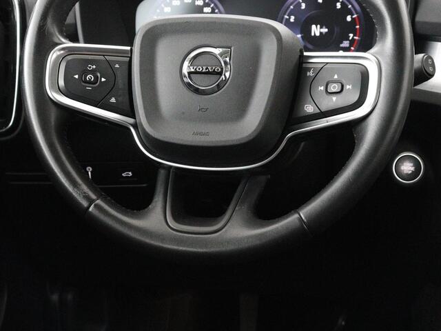 Volvo XC40 1.5 T2 Business Pro | 1e eigenaar | Trekhaak | Carplay | Navigatie | Adaptive cruise | Side Assist | Full LED | Climate control | Keyless | Parkeerhulp | Bluetooth | 19'' lichtmetalen velgen