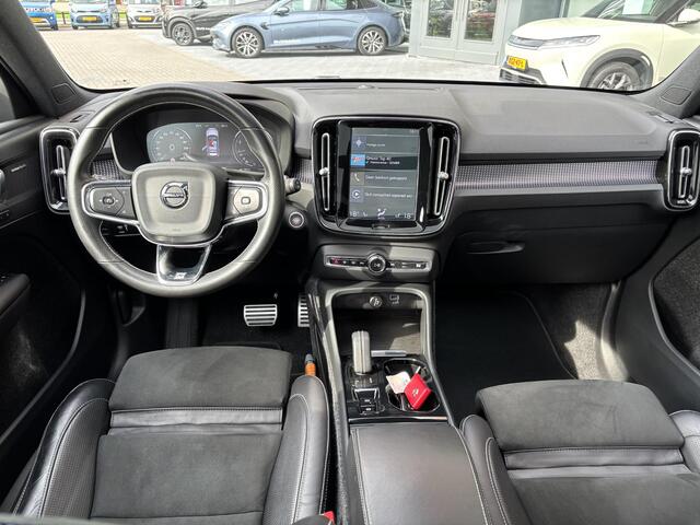 Volvo XC40 2.0 T4 R-Design