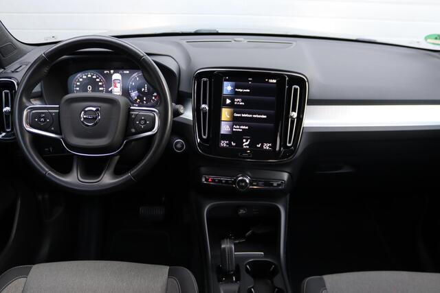 Volvo XC40 2.0 B4 Momentum Business Camera, Stoel/Stuurverwarming, Trekhaak, Cruise Control