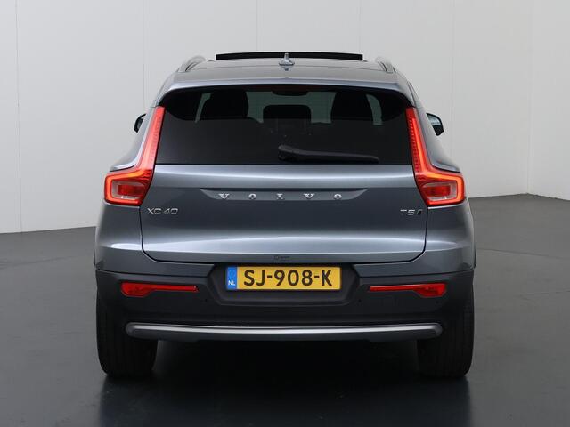 Volvo XC40 2.0 T5 AWD Intro Edition | 360 camera | Stoelverwarming V+A | Cruise control adaptief | Trekhaak | Panoramdak | Harman/Kardon | Apple Carplay/Android Auto |