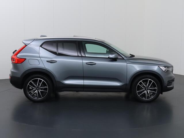 Volvo XC40 2.0 T5 AWD Intro Edition | 360 camera | Stoelverwarming V+A | Cruise control adaptief | Trekhaak | Panoramdak | Harman/Kardon | Apple Carplay/Android Auto |