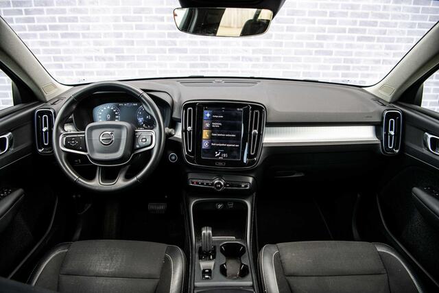 Volvo XC40 T3 Momentum Pro Aut | Navigatie | Trekhaak | Cruise Control Adaptief | BLIS | Achteruitrijcamera | Parkeersensoren