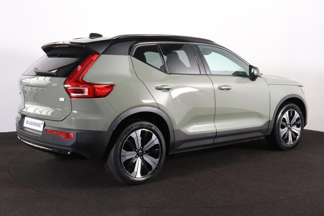 Volvo XC40 Recharge Plus 70 kWh - IntelliSafe Assist & Surround - Parkeercamera achter - Verwarmde voorstoelen & stuur - Parkeersensoren voor & achter - Draadloze tel. lader - Extra getint glas - 19' LMV