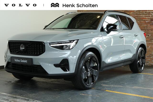 Volvo XC40 B4 Plus Black Edition | Panoramadak | Trekhaak | Stoelverwarming | Parkeersensoren voor + achter | 360 graden camera | Premium audio by Harman Kardon | Apple carplay/Android auto | 20 Lichtmetalen Velgen