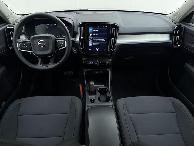 Volvo XC40 T2 130pk Automaat Business Pro / 30.000 km's ! / El. Trekhaak / ACC / BLIS / Keyless / 18'' / El. Achterklep / DAB / AppleCarplay / Lane Keeping Aid / Mistlampen /
