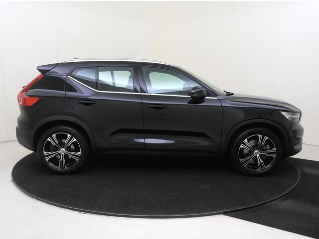 Volvo XC40 1.5 T5 Recharge Inscription Expression | achteropkomend verkeer waarschuwing | Apple Carplay/Android Auto | Autonomous Emergency Braking | bots herkenning en activatie | cruise control adaptief | dodehoekdetectie met correctie | electronic climate control | LED koplampen | lichtmetalen velgen 18" | navigatiesysteem full map + hard disk | rijstrooksensor met correctie| uitwijk assistent | lichtmetalen velgen 5-spaaks 19"| metaalkleur