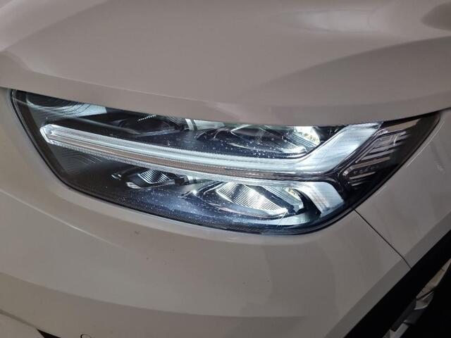 Volvo XC40 1.5 T2 Business Pro | Trekhaak | Adaptive Cruise | BLIS | Parkeercamera | Parkeersensoren V+A | Pilot Assist | Keyless entry/start | Apple Carplay | Android Auto | Volvo on Call |