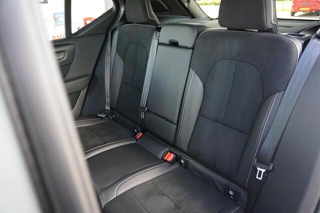 Volvo XC40 Recharge P8 AWD R-Design | 94% Soh | PANO | trekhaak | H&K