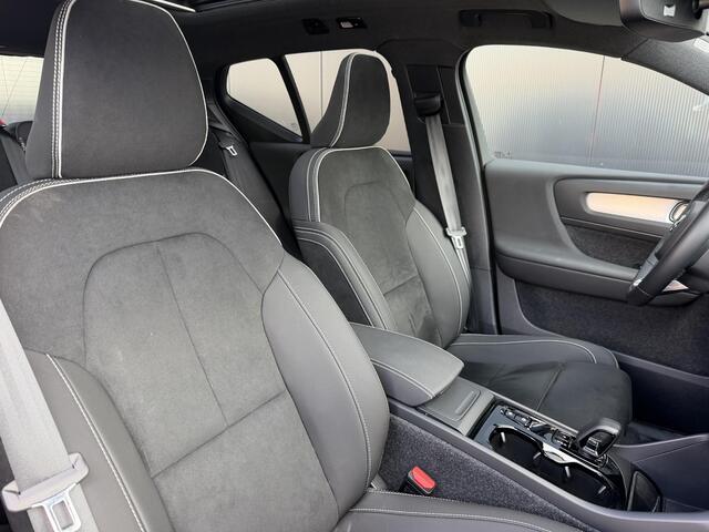 Volvo XC40 2.0 B4 Plus Dark Elektr. stoelverstelling / Harman Kardon Audio / Trekhaak/ Keyless Drive / Verw. voorruit / Stoel- en stuurverw. / Adapt. Cruise / BLIS