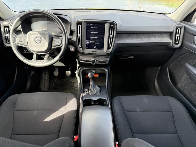 Volvo XC40 1.5 T3 ** Navigatie ** Carplay ** Camera ** Dealeronderhouden!! NAP!!