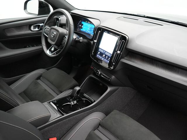 Volvo XC40 Recharge P8 AWD Twin Ultimate 408pk Dealer O.H | Trekhaak Af Fabriek | Adaptive Cruise | Camera | Warmtepomp | Alcantara Sportstoelen Verwarmd | Keyless | Apple Carplay | Pilot Assist | BLIS | Navigatie | Virtual | DAB | 20"L.M |