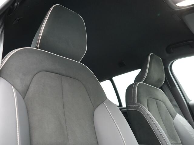 Volvo XC40 Recharge P8 AWD Twin Ultimate 408pk Dealer O.H | Trekhaak Af Fabriek | Adaptive Cruise | Camera | Warmtepomp | Alcantara Sportstoelen Verwarmd | Keyless | Apple Carplay | Pilot Assist | BLIS | Navigatie | Virtual | DAB | 20"L.M |