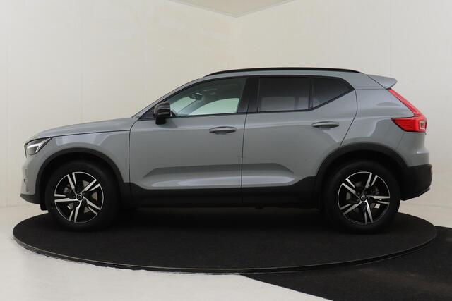 Volvo XC40 B4 (M-HYBRID) PLUS DARK -HARMAN/KARDON|LEDER|POWER-SEATS|CAMERA|ADAP.CRUISE|PRIVACY.GLAS|VOLVO.GUARD|18"