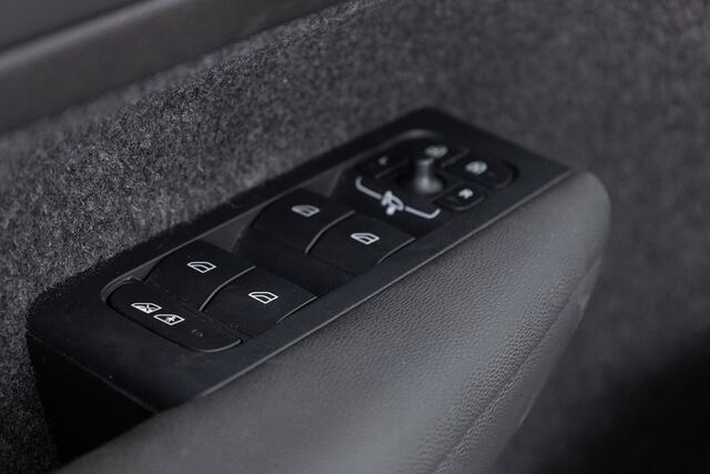 Volvo XC40 1.5 T4 Recharge Plus Bright | Full LED | NAVI | Sportstoelen | PHEV