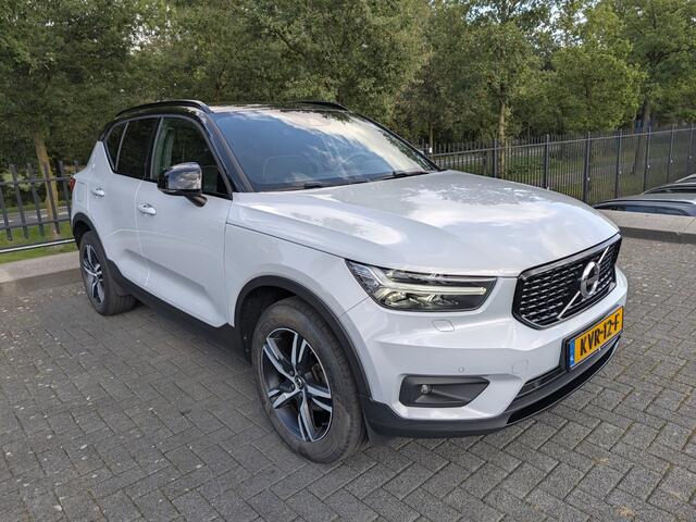Volvo XC40 T3 | R-Design | Trekhaak | PDC | Navi | LED | ACC | 2WD | Halfleer |