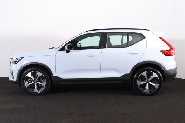 Volvo XC40 B4 Plus Dark - IntelliSafe Assist & Surround - Harman/Kardon audio - Parkeercamera achter - Verwarmde voorstoelen & stuur - Parkeersensoren voor & achter - Elektr. bedienb. voorstoelen met geheugen links - Draadloze tel. lader - Inklapbare trekhaak - 19' LMV – foto 3