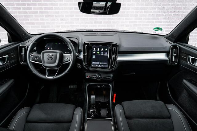 Volvo XC40 2.0 B4 Plus Dark | Trekhaak | Panoramadak | Lichtmetalen Velgen 19 inch | All-Season banden | Harman Kardon Audio | Achteruitrijcamera | Parkeersensoren | Keyless Entry | Elektrische Achterklep | Elektrisch Verstelbare Voorstoelen | Stoelverwarming | Google Navigatie | Apple Carplay | Android Auto – foto 5