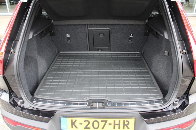Volvo XC40 T3 164PK Automaat Inscription | Styling Kit | 360 Camera | 21" LM Velgen | Verw. Voorstoelen & Achterbank | H&K Audio | – foto 10