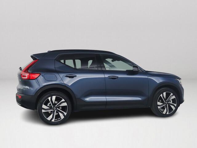Volvo XC40 B4 Plus Dark | Panoramadak | 360° camera | Harman Kardon | Stoel- en stuurverwarming | Trekhaak