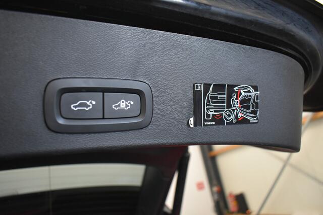 Volvo XC40 1.5 T4 Recharge Inscription 360°Cam R-Design El Trekh +aKlep Pano Stoel+Stuur verwarming – foto 6