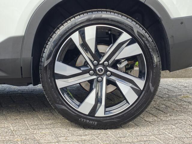 Volvo XC40 B4 211PK Plus Dark | BLIS | Trekhaak | 360 | H&K | Pano | Carplay | Elektr. Stoelen | ACC | Stoel/Stuur verwarming |