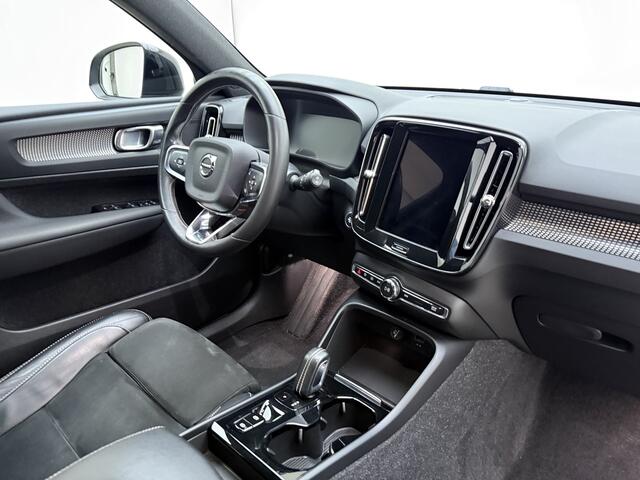 Volvo XC40 T5 262PK Recharge R-Design | Blis | Climate Control | Keyless | Trekhaak | Donker hemel |