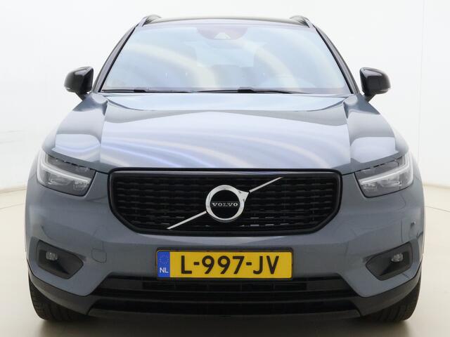 Volvo XC40 T5 262PK Recharge R-Design | Blis | Climate Control | Keyless | Trekhaak | Donker hemel |